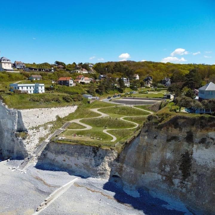 Des Falaises *